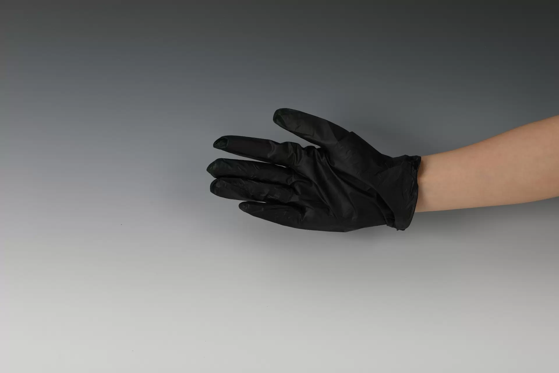 Одноразовые черные нитрил-виниловые синтетические перчатки
