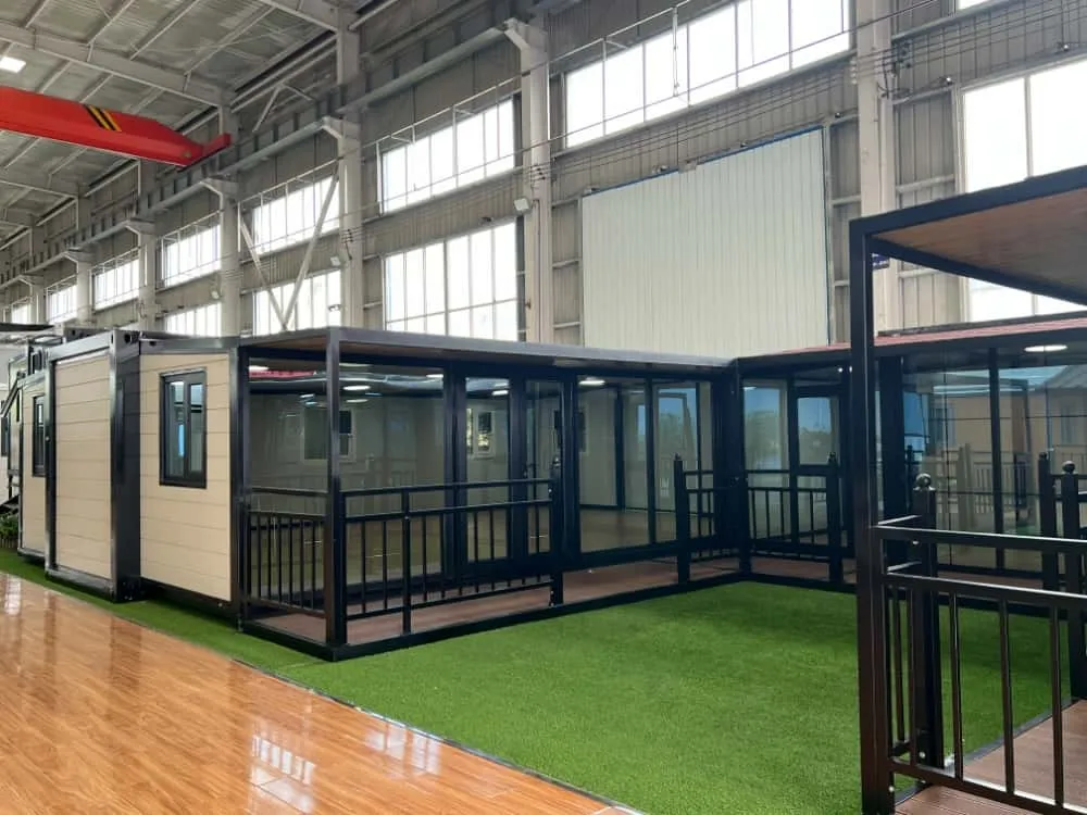 prefab tiny house courtyard