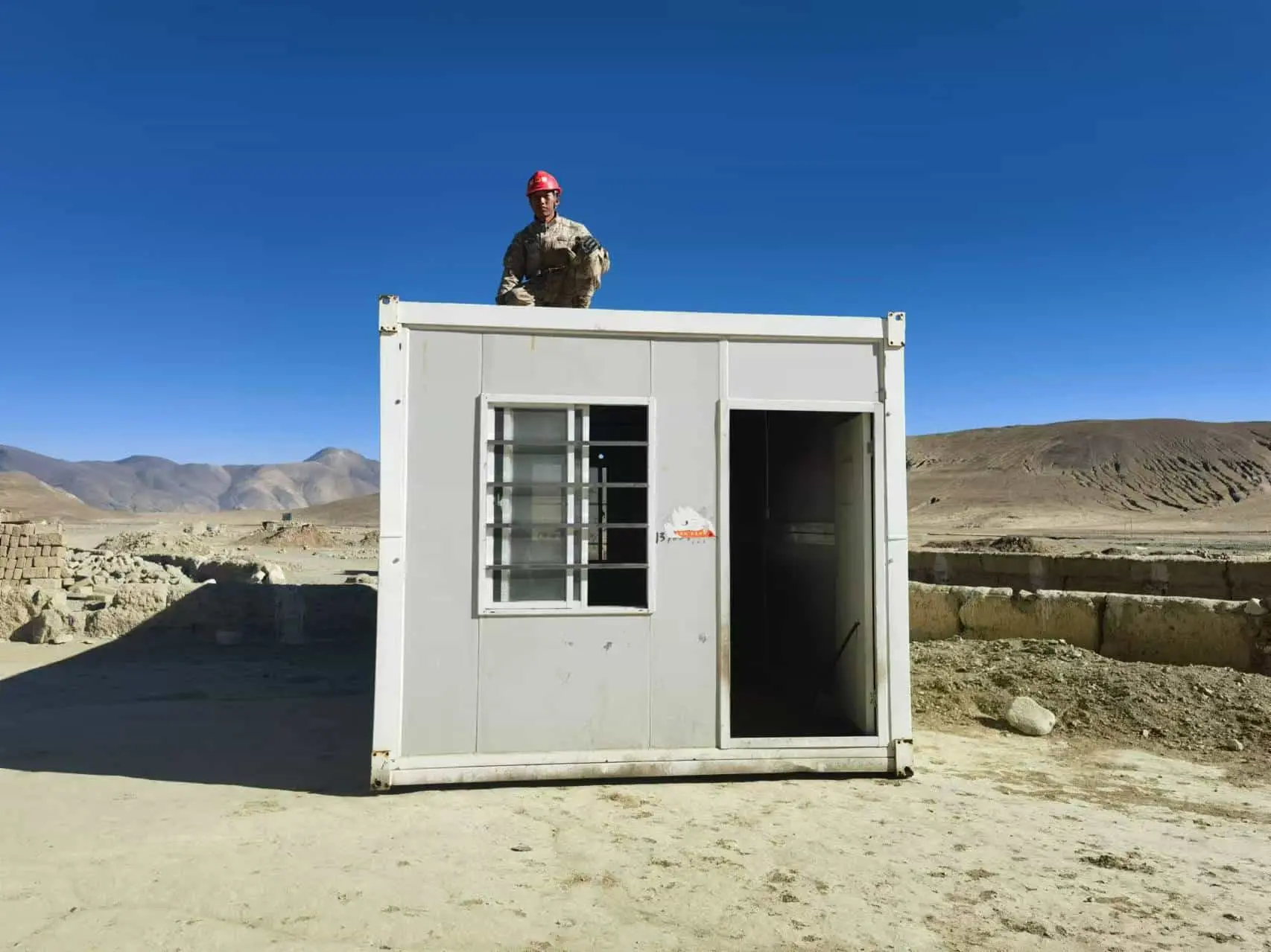 Casa de contêiner dobrável para alívio do terremoto no Tibete (3)
