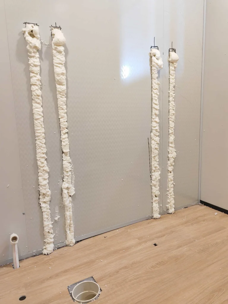 نظام عزل رغوي من البولي يوريثان (PU) لمنزل حاويات قابل للطي