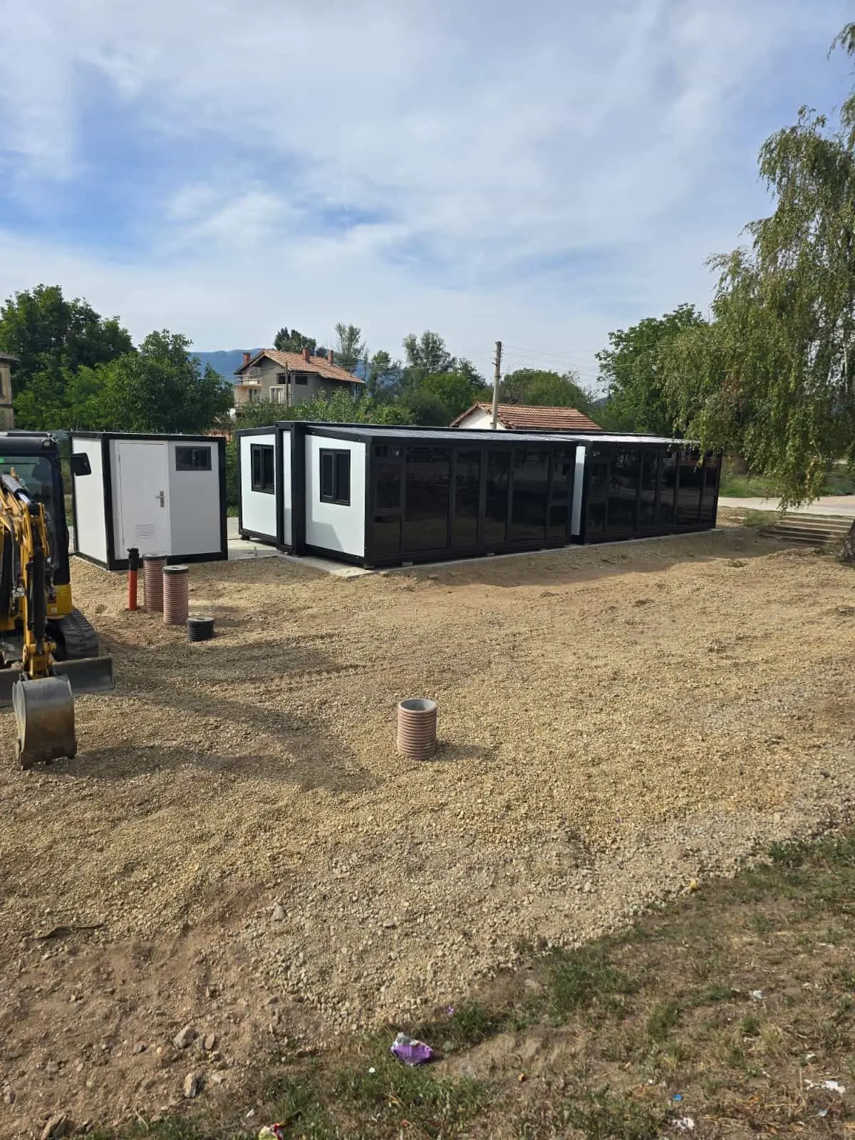 Projet de maison mobile extensible de 700 cm : Moderniser la campagne bulgare