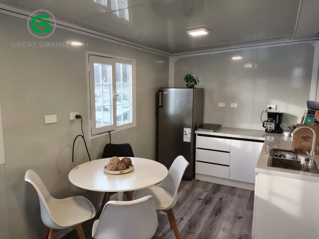 Cuisine d'une maison conteneur extensible en Argentine