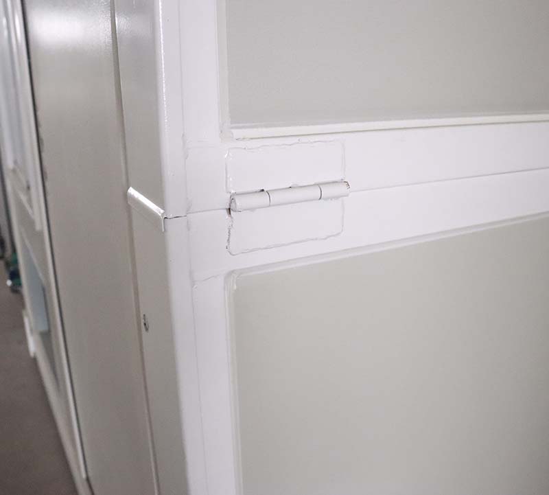 تزييت مفصلات بيت الحاويات