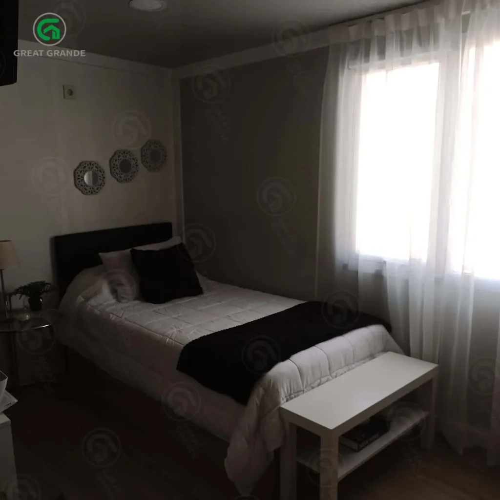 منزل حاويات قابل للتوسيع مع غرفة نوم في إسبانيا