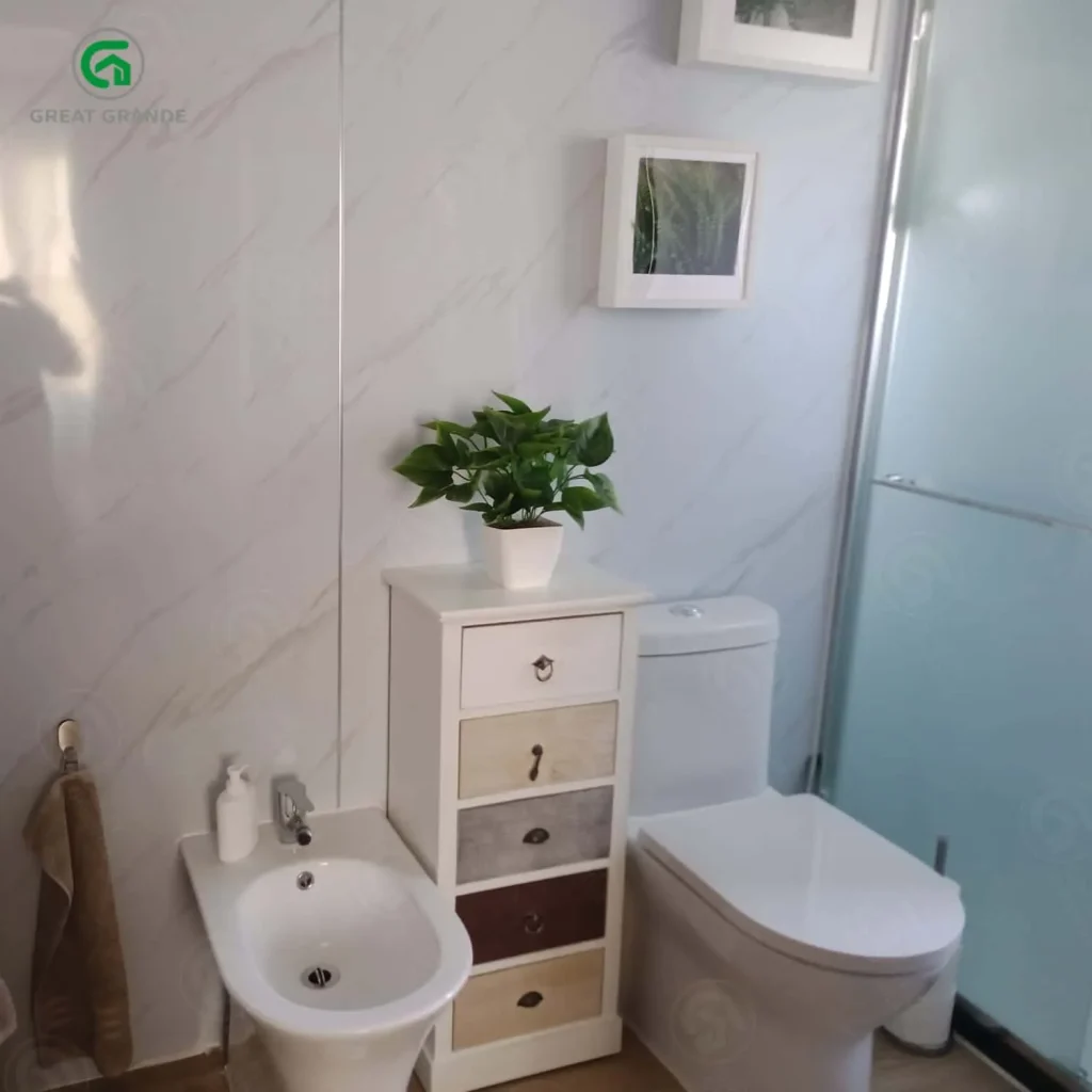 منزل حاويات قابل للتوسيع مع حمام في إسبانيا