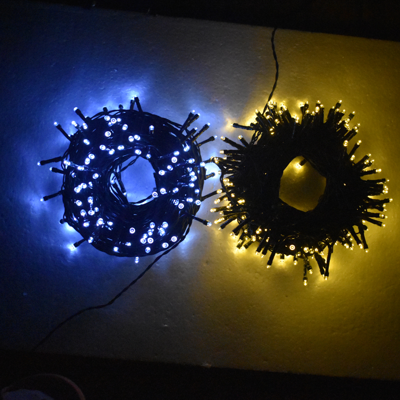 Fabricación de luces navideñas.