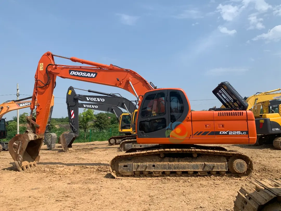 Used Doosan DX225 Hot Sale Excavator