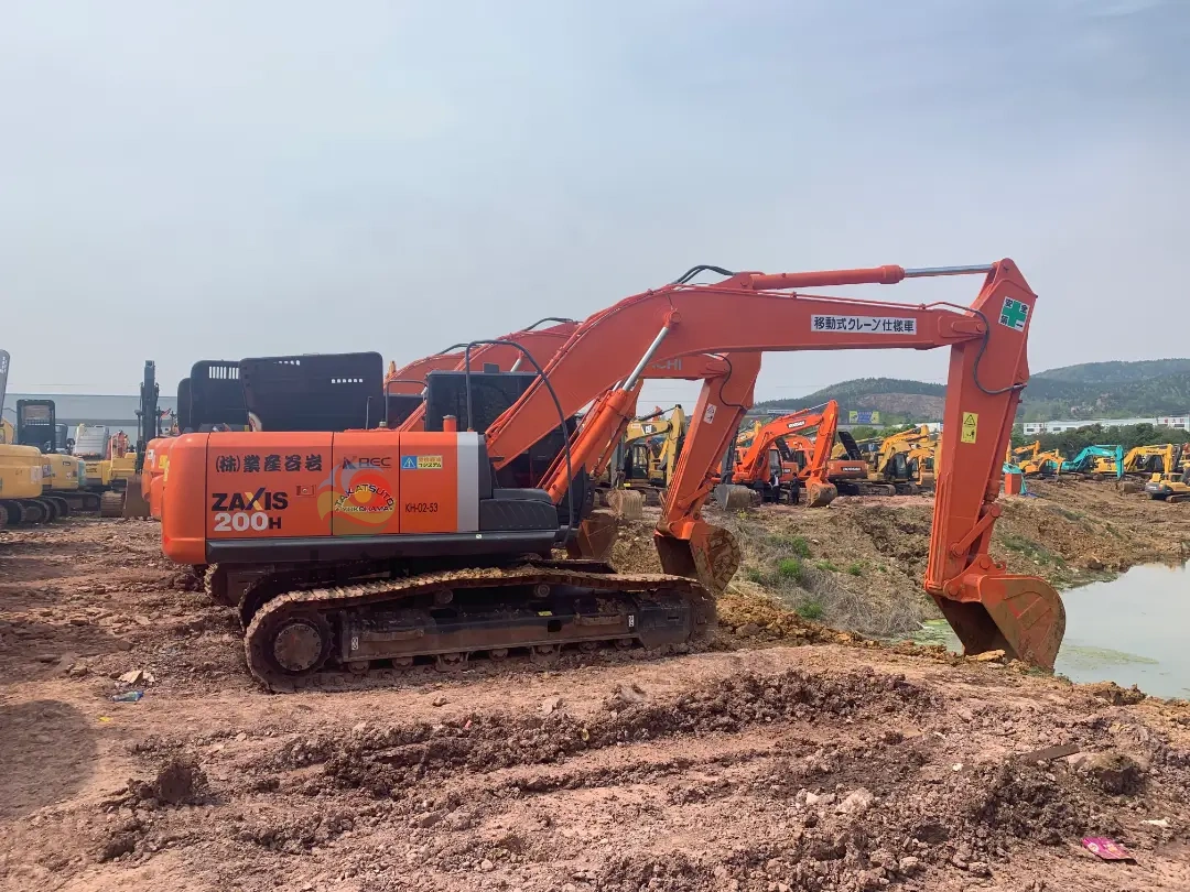 Hitachi ZX200-3 Used Excavator For Digging