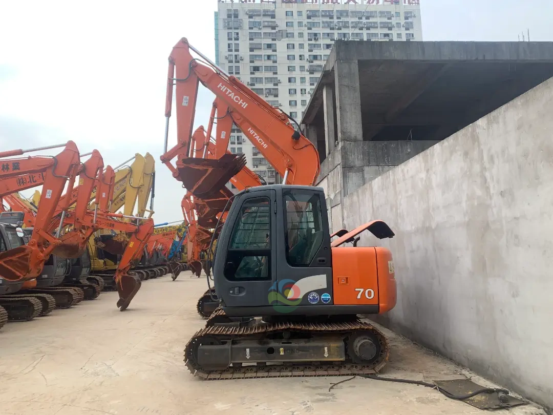 Hitachi ZX70 Used Excavator for Sale