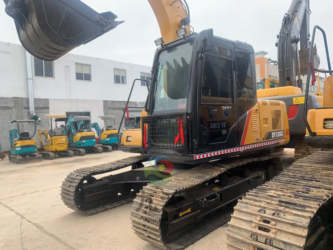 second hand excavator sy135 for sale