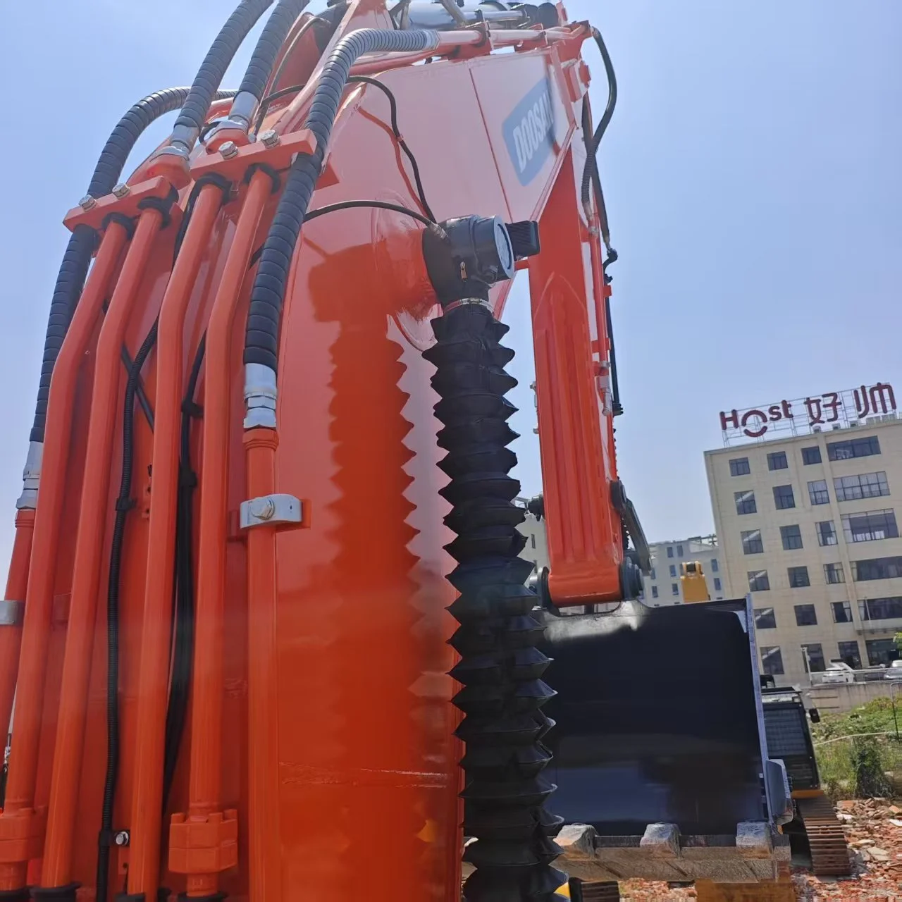 heavy-duty dx300 excavator for sale