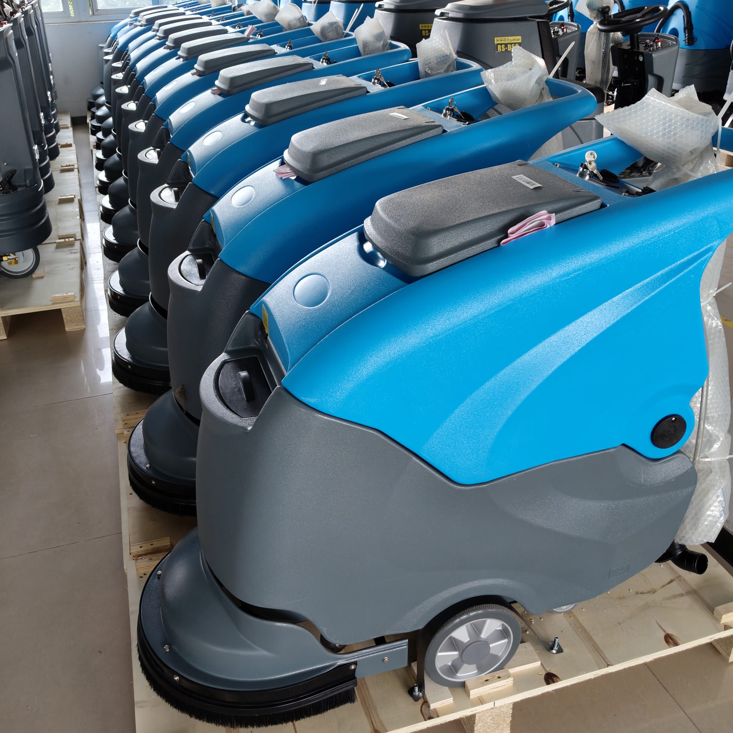 How about KUER Walk-behind Floor Washing Machine?