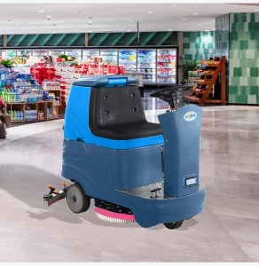  Enhancing Mall Cleaning Efficiency: KUER-80D Ride-On Floor Scrubber