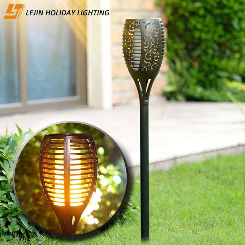 lampe solaire sur pied de jardin 2