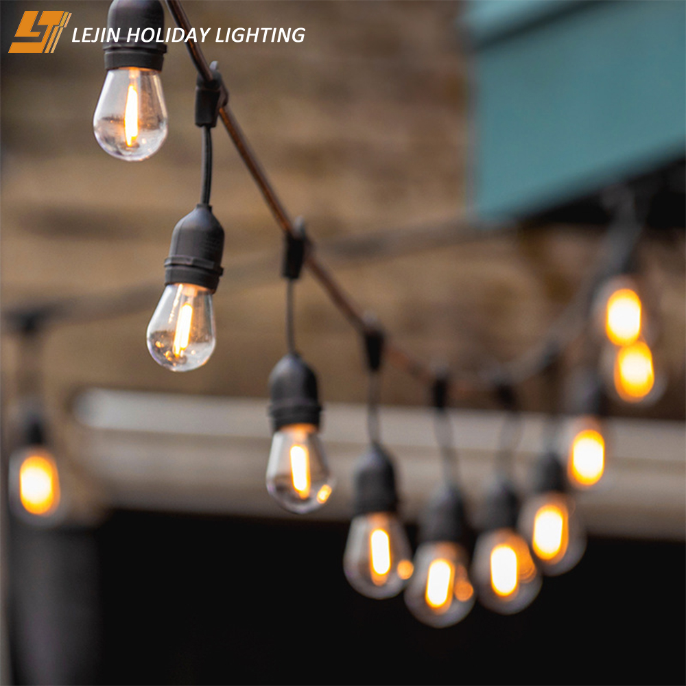 中庭装飾 LED S14 温白色フェストゥーンライト、ホリデー照明用 - 照明
