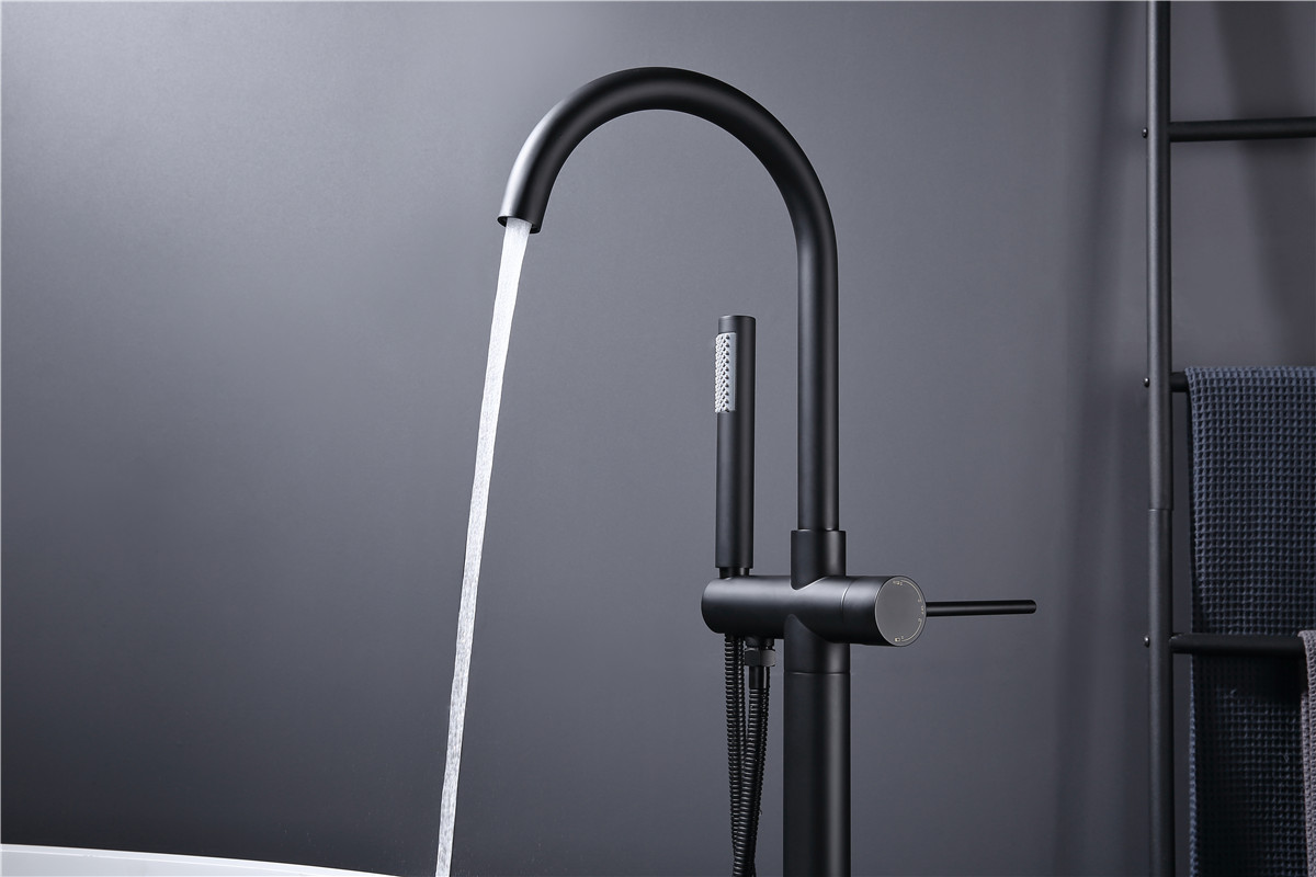 Freestanding bathtub faucet Chrome-plated brass floor-to-ceiling bathroom faucet with hand shower PY633
