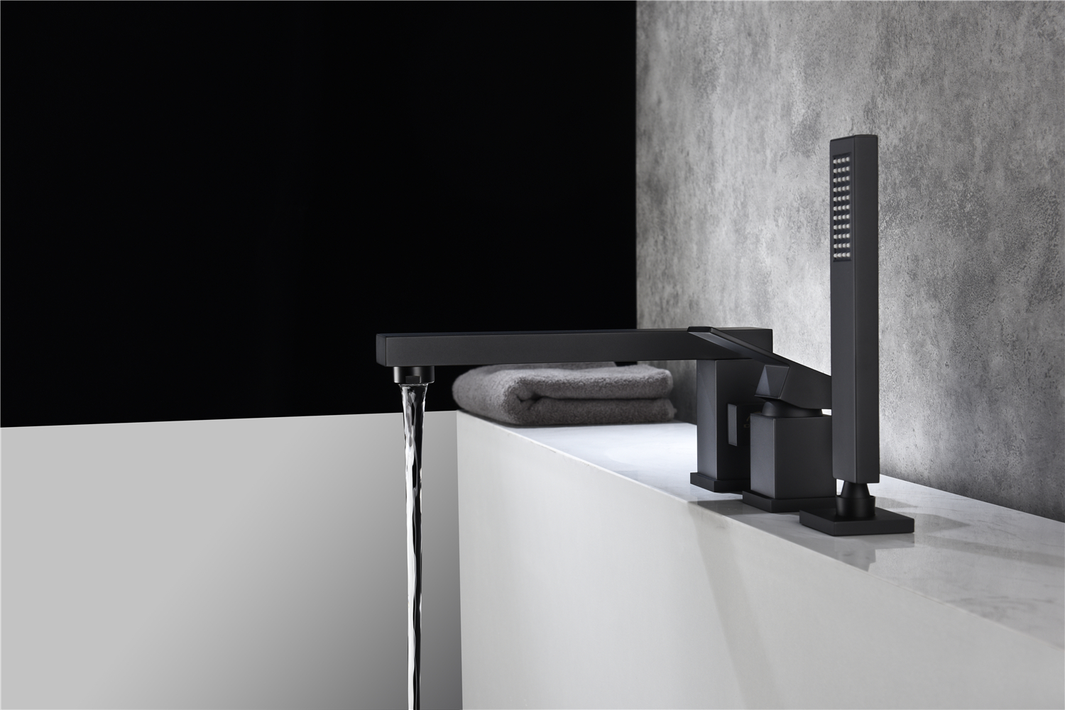 New style Faucet Set Mixer Tap Bath Tub Freestanding Basin Faucet in Black PY302