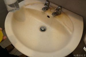 What to do if the sink is blocked? How to clean the sink yellow