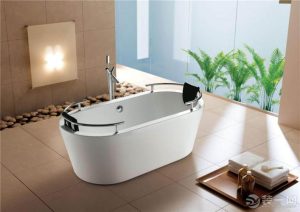 What are the advantages and disadvantages of the different materials of the bathtub