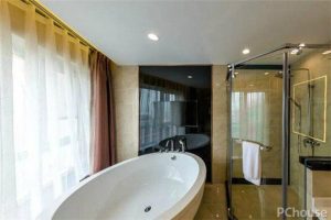 Advantages and disadvantages of a free-standing bathtub How to clean a free-standing bathtub