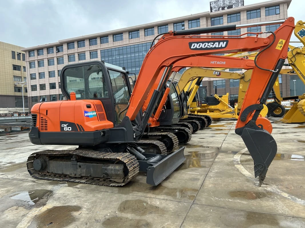 Used Doosan DH60-7 excavator