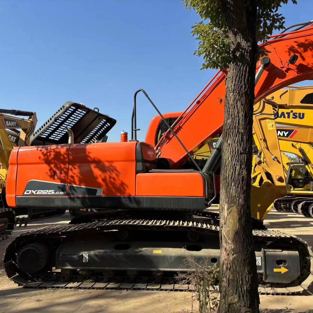 Doosan DX225 has good performance and high cost performance