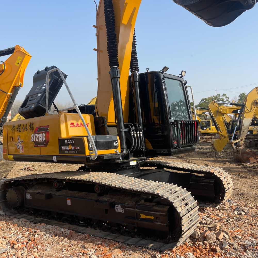 Sany excavators have particularly good performance and can be used for earthmoving and large-scale construction sites.