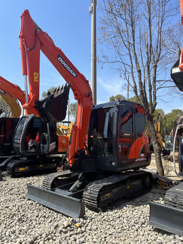 Used Doosan DX60-9C crawler excavator used machinery used excavator 36KW 6tons 0.2m3 for sale