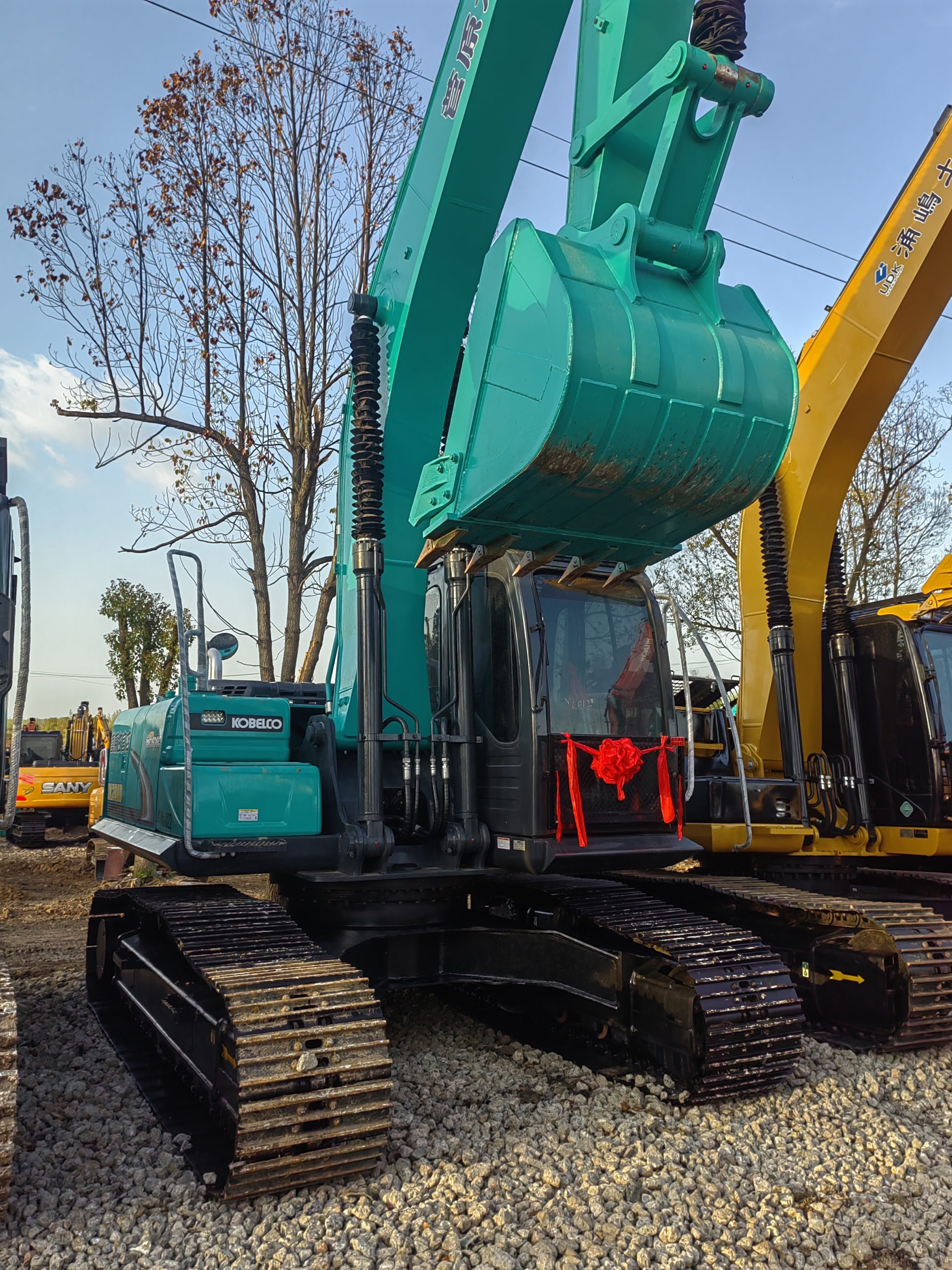 Used Kobelco SK200D crawler excavator used machinery used excavator 114KW 20tons 0.8m3 for sale