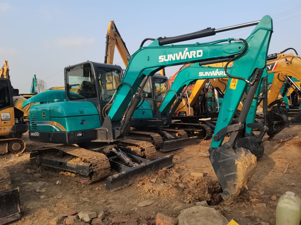 Used Sunward 60E crawler excavator used machinery used excavator 36KW 6tons 0.22m3 for sale