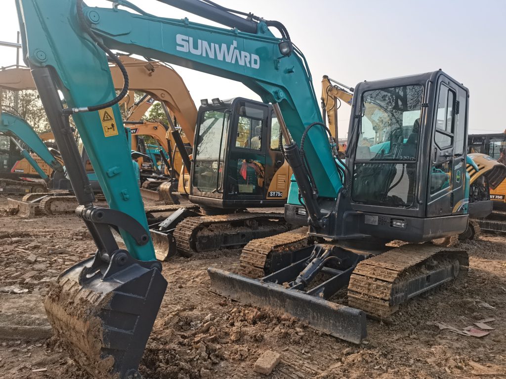 Used Sunward 60E crawler excavator used machinery used excavator 36KW 6tons 0.22m3 for sale