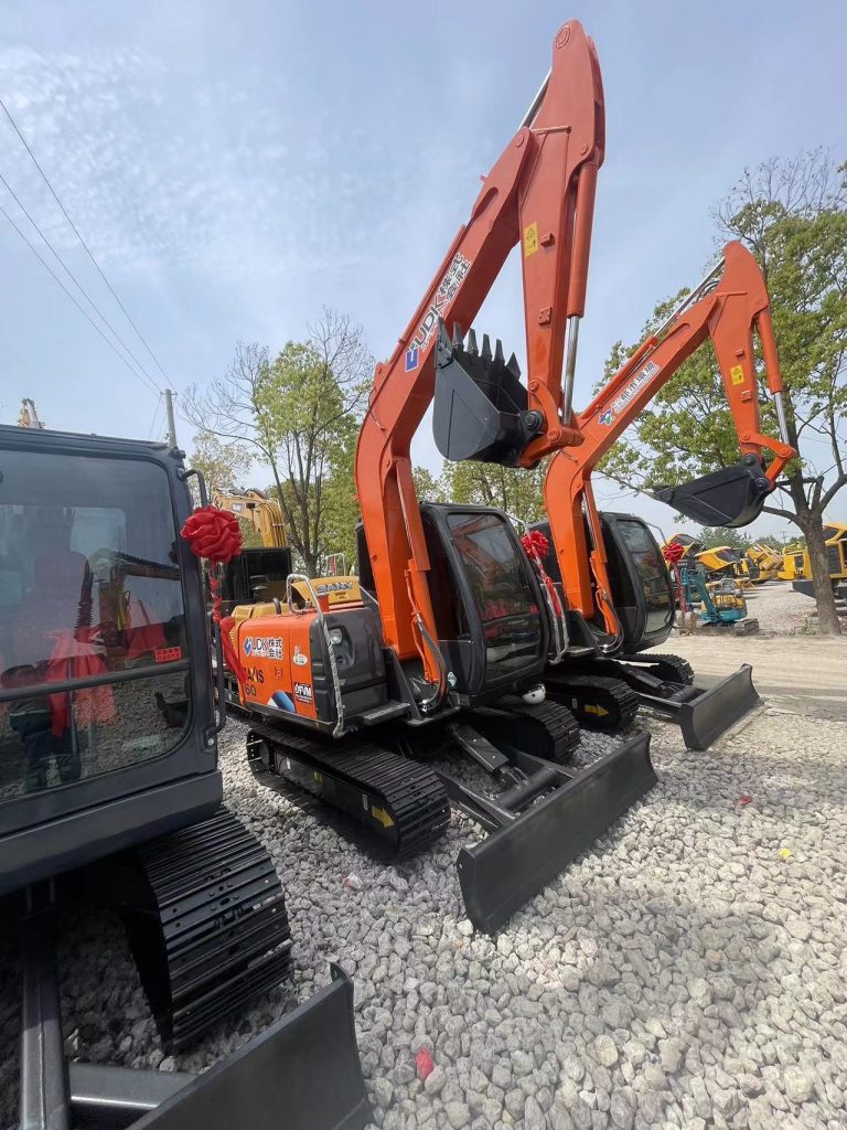 Used Hitachi ZX60 crawler excavator used machinery used excavator 42KW 6tons 0.24m3 for sale