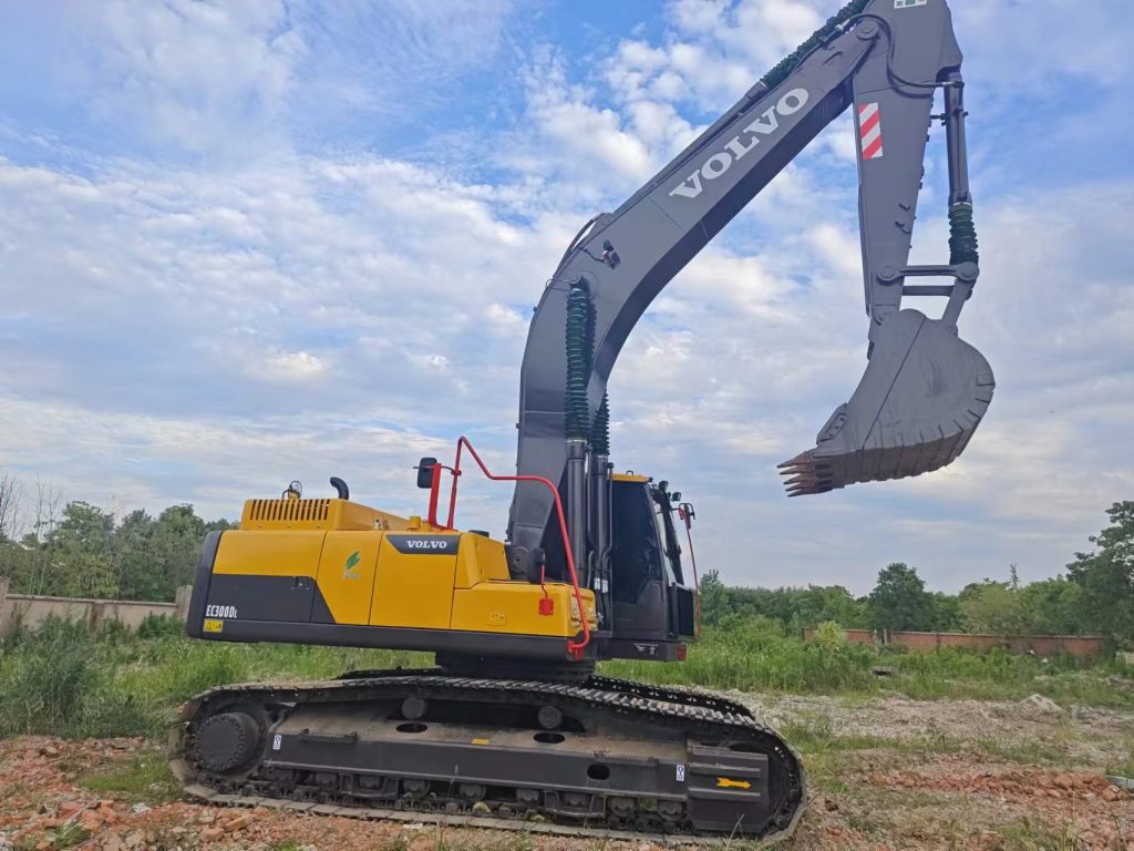 Used Volvo EC300DL crawler excavator used machinery used excavator 170KW 30tons 1.4m3 for sale