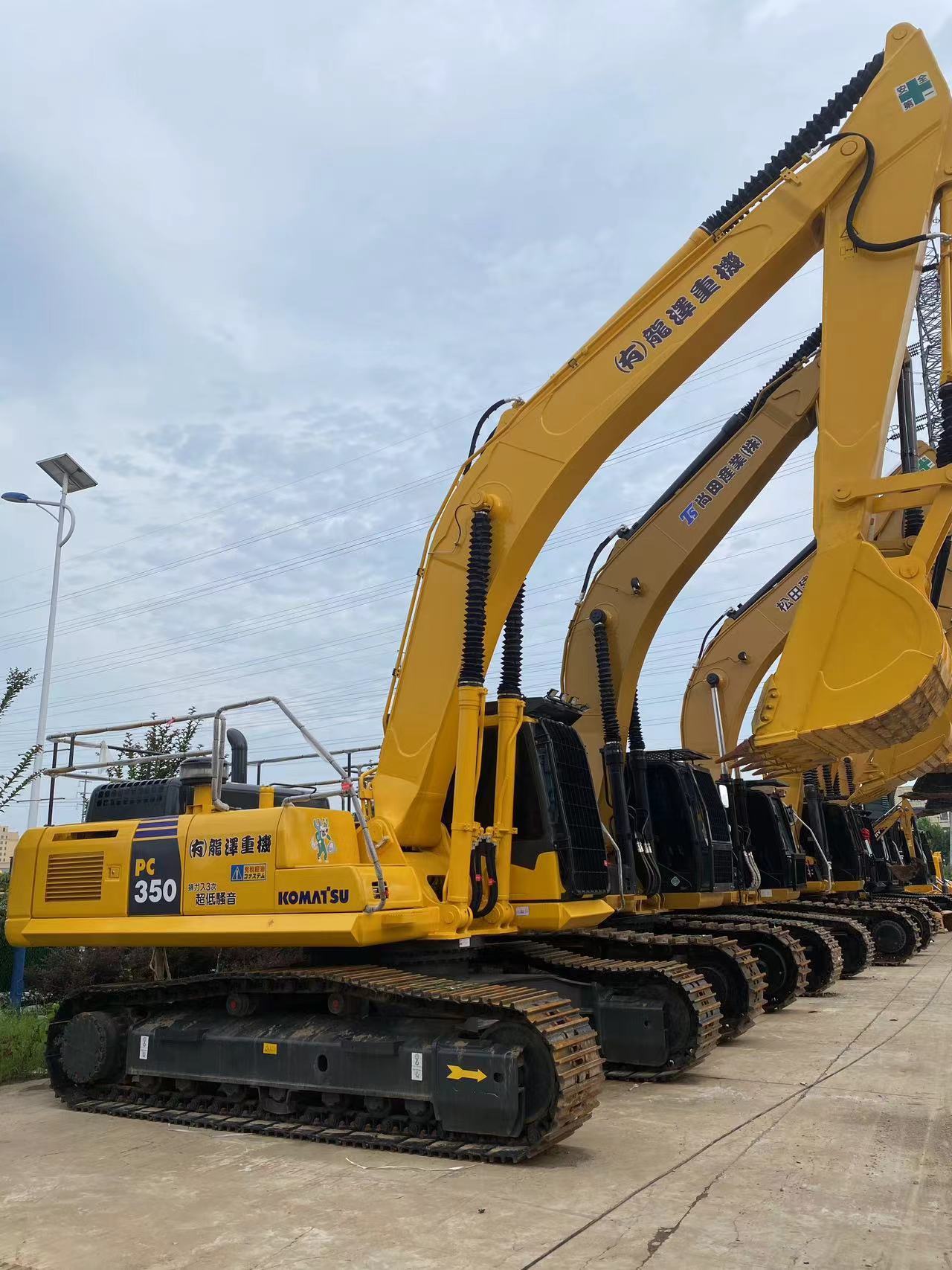 Used Komatsu 350 Crawler Excavator Used excavator use machinery 184KW 35tons for sale