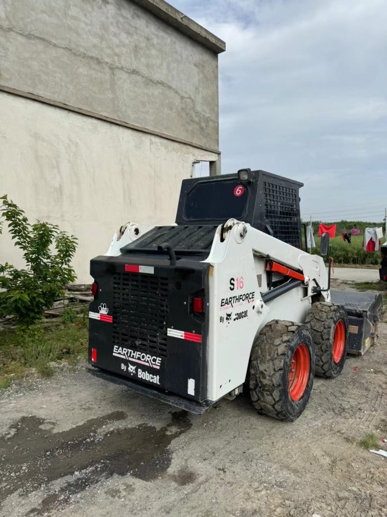 Used Bobcat S16 skid steer loader Used skid steer loader use machinery 36KW 2.3tons for sale