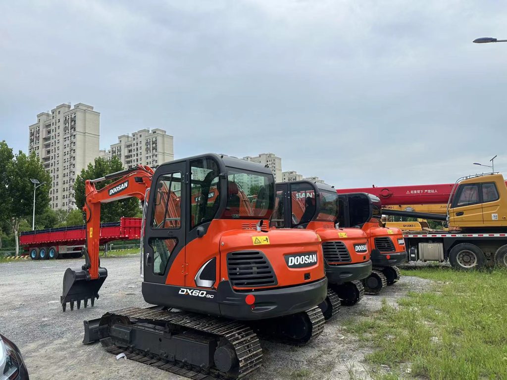 Used Doosan DX60-9C excavator use machinery used excavator 36KW 6tons for sale