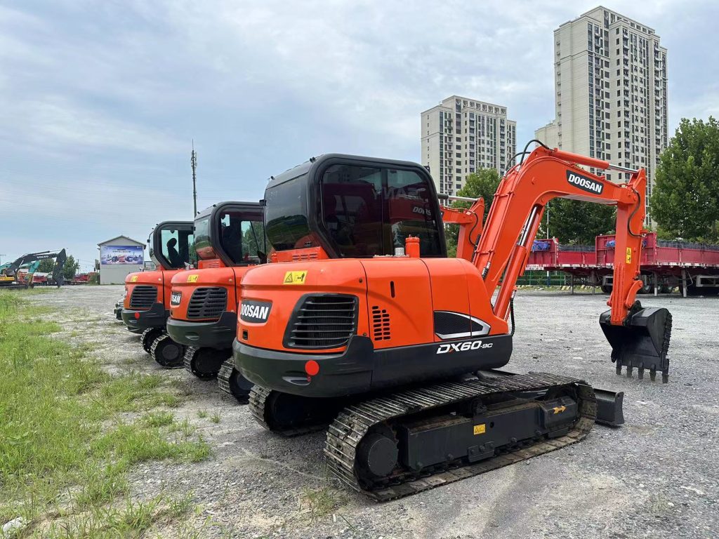 Used Doosan DX60-9C excavator use machinery used excavator 36KW 6tons for sale