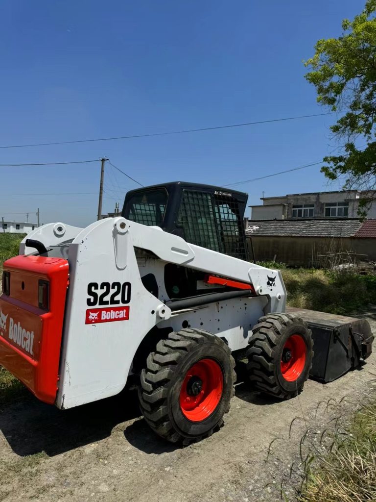 Used Bobcat S220 skid steer loader Used skid steer loader use machinery 55KW 3.5tons for sale