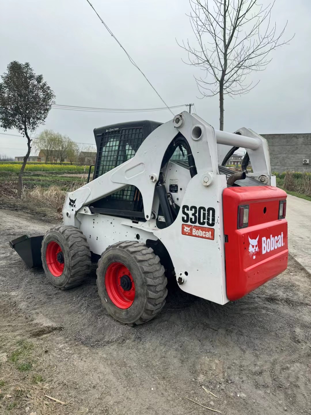 Used Bobcat S300 skid steer loader Used skid steer loader use machinery 60KW 4tons for sale