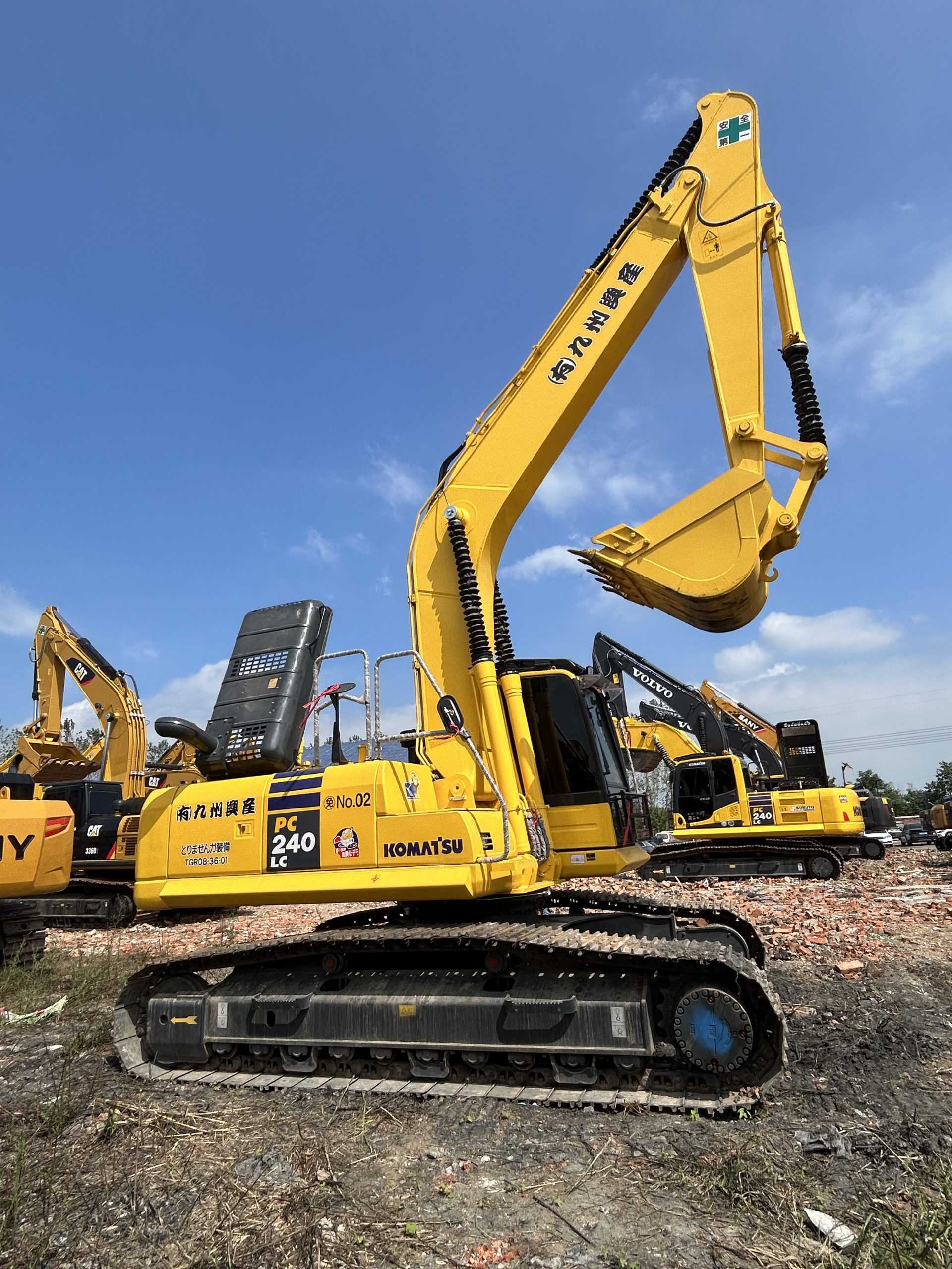 Used Komatsu 240-8 excavator use machinery used excavator 125KW 24tons for sale