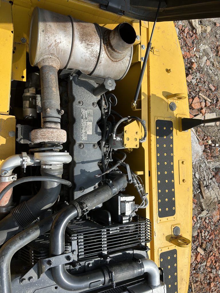 Used Komatsu 200-8 excavator use machinery used excavator 110KW 20tons for sale