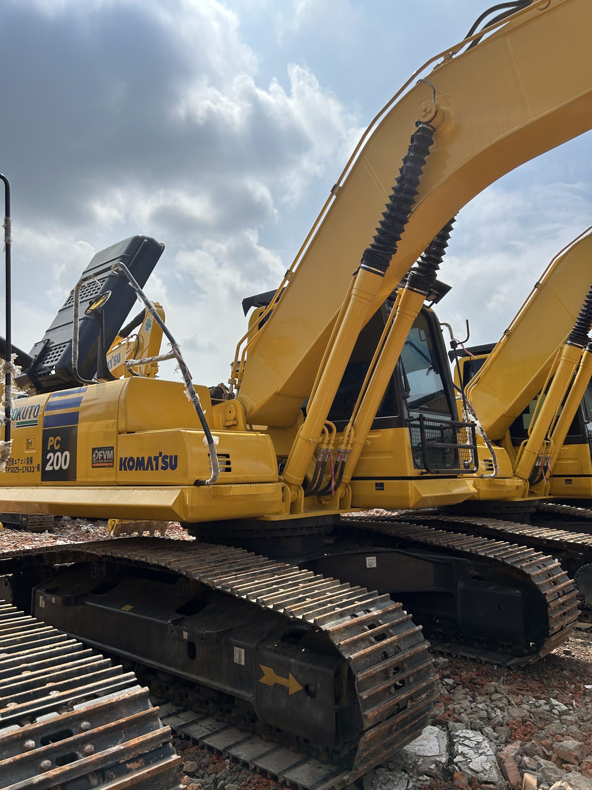 Used Komatsu 200-8 excavator use machinery used excavator 110KW 20tons for sale