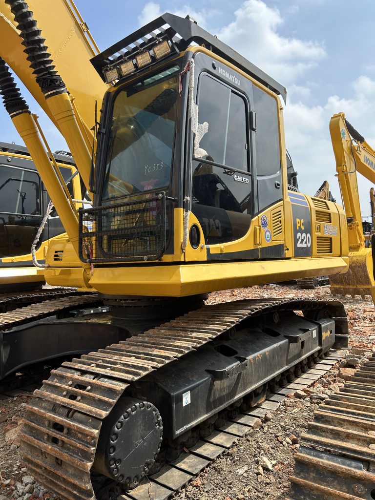 Used Komatsu 220-8 excavator use machinery used excavator 110KW 22tons for sale