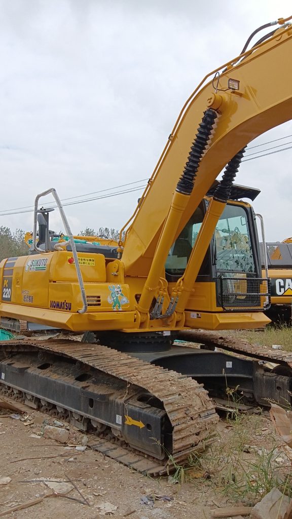 Used Komatsu 220-8 excavator use machinery used excavator 110KW 22tons for sale