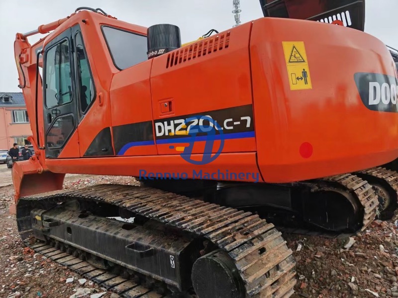 Used Doosan DH220LC-7 Excavator