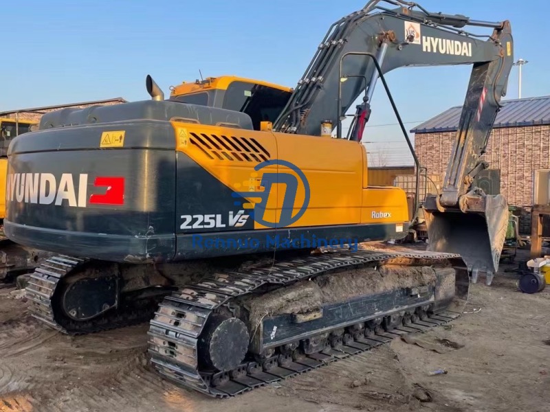Used Hyundai R225VS Excavator