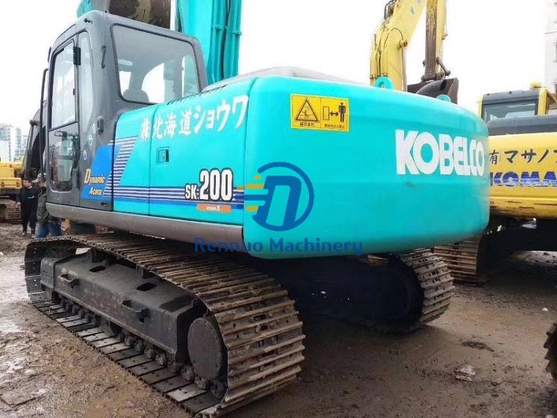 Escavadeira Kobelco SK200-6 usada