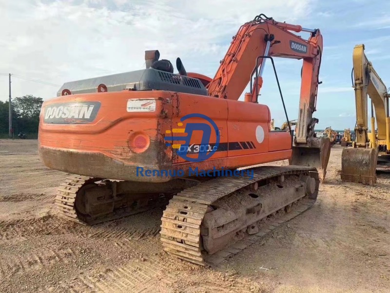 Used Doosan DX225 Excavator