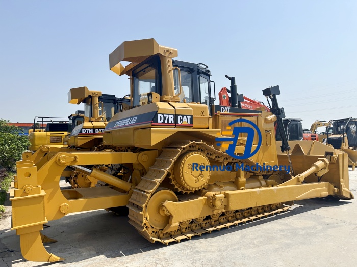 Bulldozer Cat D7 original usado no Japão