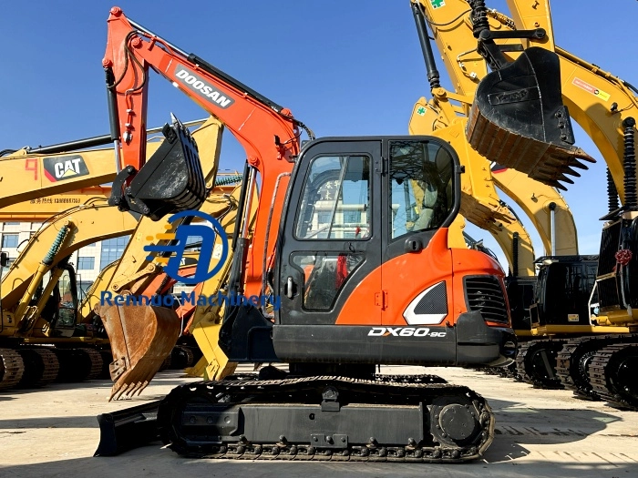 Mini-pelle Doosan DX60 d'occasion de 6 tonnes